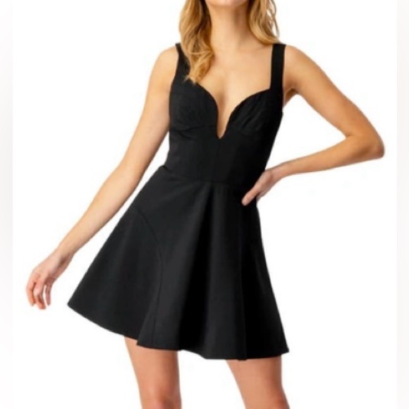 Bardot Marlowe Corset HOCO  dress. Never worn, great for HOCO or a semi formal - Picture 1 of 7